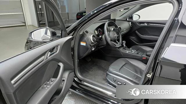 Audi New A3 2018 Черный из Кореи, фото 2