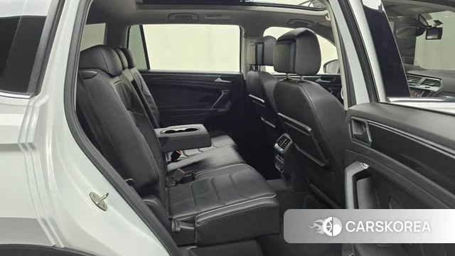 Volkswagen Tiguan Allspace 2020 Белый из Кореи, фото 2