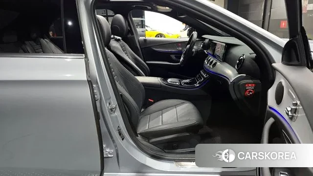 Mercedes-Benz E-Class W213 2021 Серебряный из Кореи, фото 2