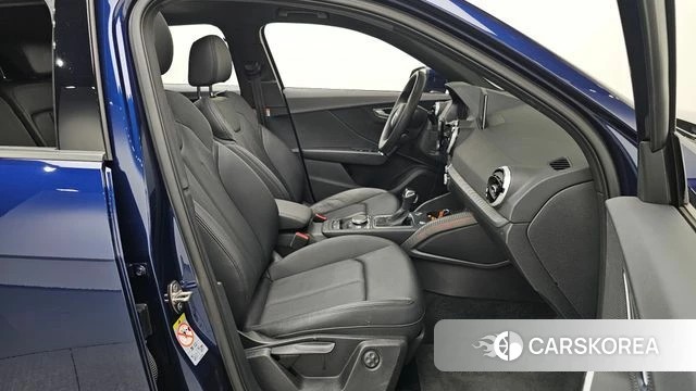 Audi Q2 2023 Синий из Кореи, фото 2