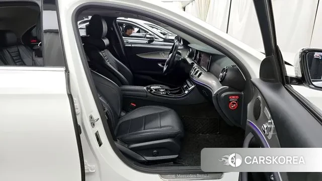 Mercedes-Benz E-Class W213 2018 Белый из Кореи, фото 2