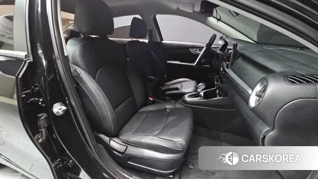 Kia The New K3 2nd generation 2023 Черный из Кореи, фото 2