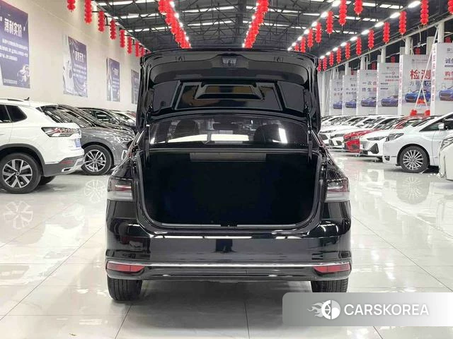 Volkswagen Lavida 2023 Черный из Китая, фото 2