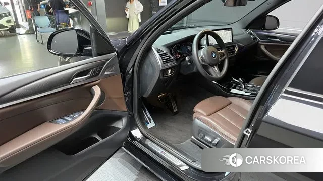 BMW X3 (G01) 2023 Черный из Кореи, фото 2