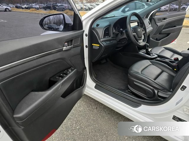 Hyundai Avante AD 2018 Белый из Кореи, фото 2