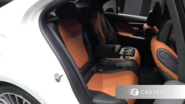 Mercedes-Benz C-Class W206 2023 Белый из Кореи, фото 2