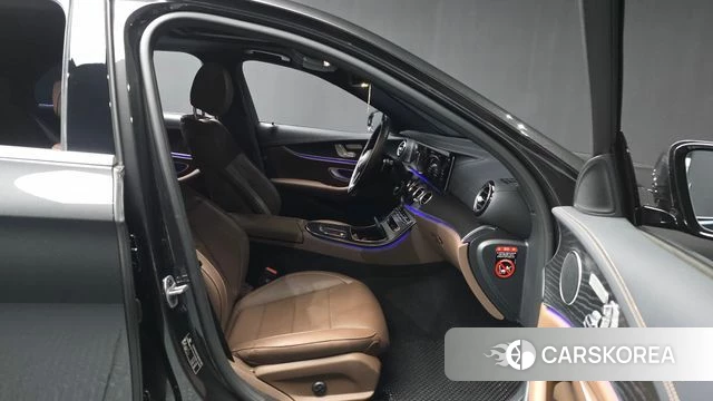 Mercedes-Benz E-Class W213 2023 Серый из Кореи, фото 2