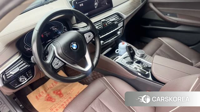 BMW 5 series PHEV 2021 Черный из Китая, фото 2