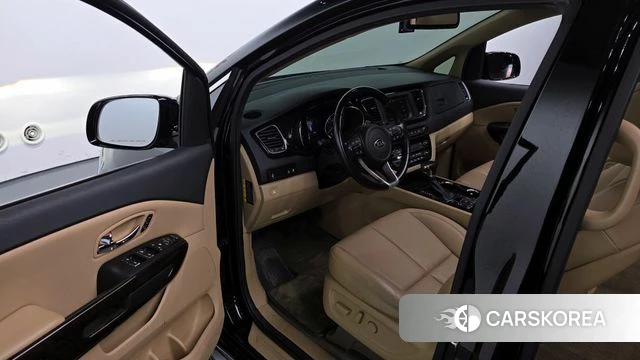 Kia The New Carnival 2018 Черный из Кореи, фото 2