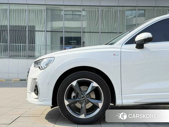 Audi Q3 2023 Белый из Китая, фото 2