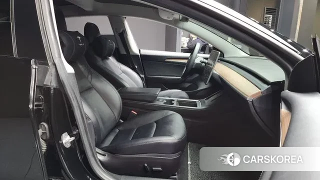 Tesla Model 3 2021 Черный из Кореи, фото 2