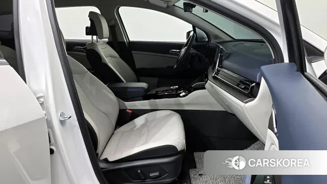 Kia Sportage 5th Generation 2023 Белый из Кореи, фото 2