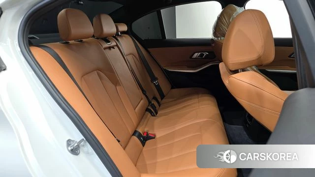 BMW 3 Series (G20) 2023 Белый из Кореи, фото 2