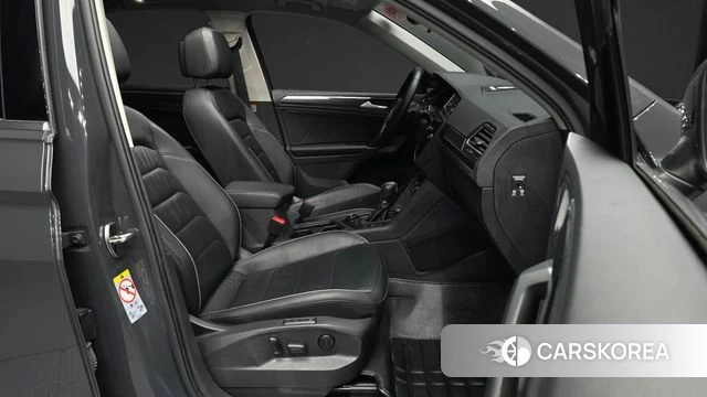 Volkswagen Tiguan second Generation 2018 Серый из Кореи, фото 2