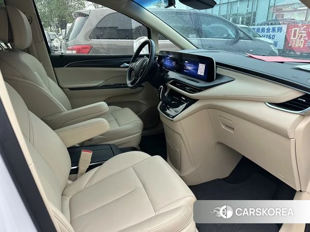 Buick GL8 2024 Белый из Китая, фото 2