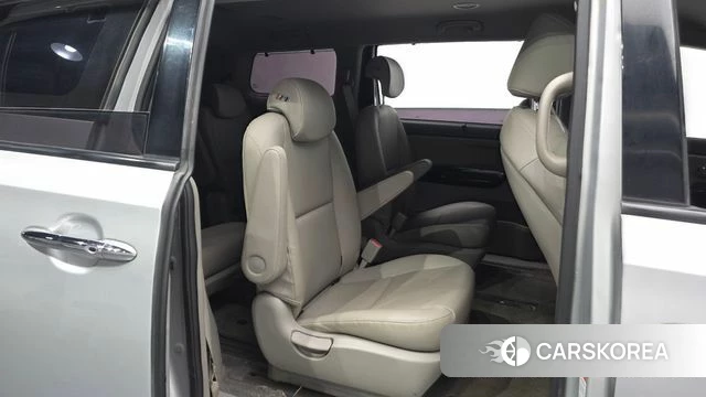 Kia The New Carnival 2018 Серебряный из Кореи, фото 2