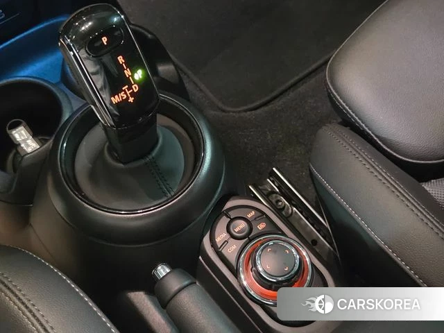Mini Cooper 2023 Красный из Кореи, фото 2