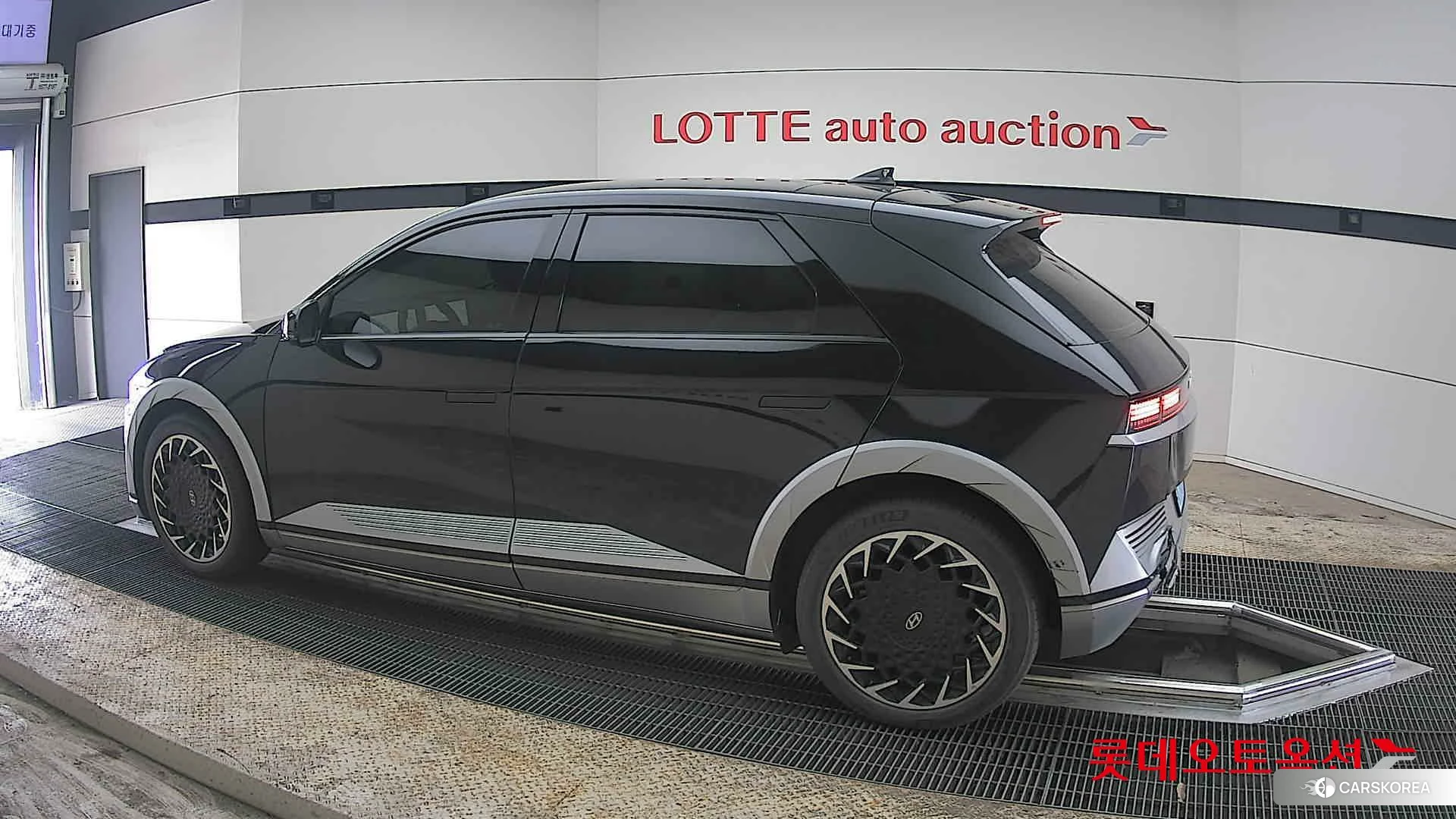 Hyundai IONIQ 5 2022 Phantom Black Pearl из Кореи, фото 2