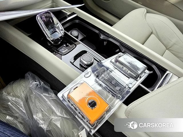 Volvo XC60 second Generation 2026 Черный из Кореи, фото 2