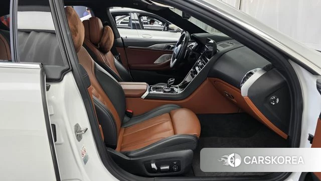 BMW 8 Series (G15) 2022 Белый из Кореи, фото 2