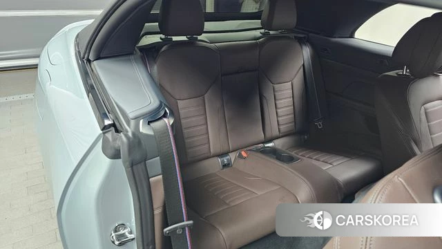 BMW 4 Series (G22) 2025 Серебристо-серый из Кореи, фото 2