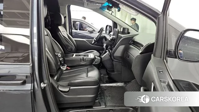 Hyundai Staria 2023 Серый из Кореи, фото 2