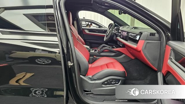 Porsche Cayenne (PO536) 2025 Черный из Кореи, фото 2
