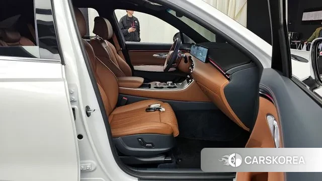 Genesis GV70 2025 Белый из Кореи, фото 2