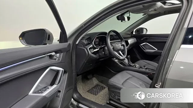 Audi Q3 (F3) 2020 Серый из Кореи, фото 2