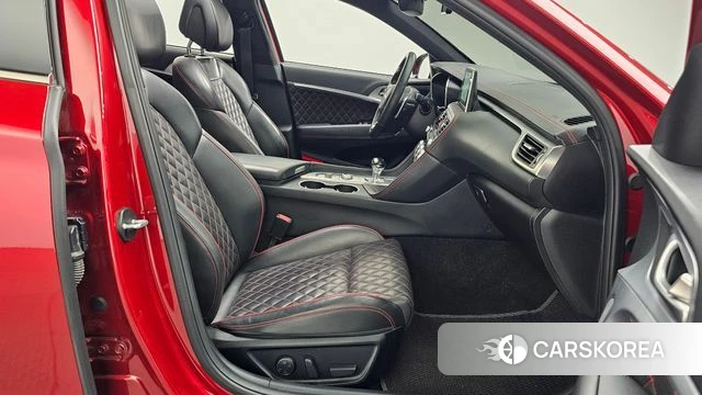 Genesis G70 2019 Красный из Кореи, фото 2