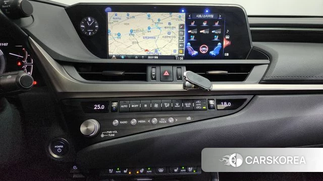 Lexus ES300h 7th generation 2021 Серый из Кореи, фото 2