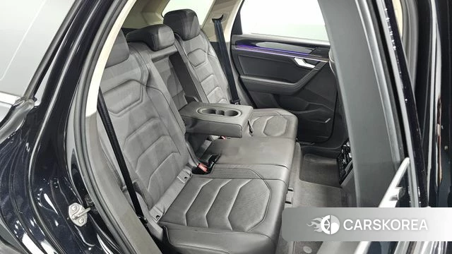 Volkswagen Touareg 3rd generation 2020 Черный из Кореи, фото 2