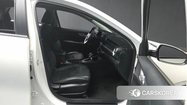 Kia The New K3 2nd generation 2021 Белый из Кореи, фото 2