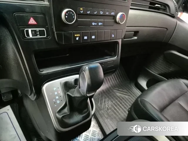 Hyundai Staria 2022 Черный из Кореи, фото 2