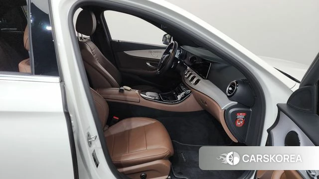 Mercedes-Benz E-Class W213 2021 Белый из Кореи, фото 2