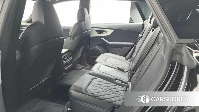 Audi Q8 (4M) 2025 Черный из Кореи, фото 2
