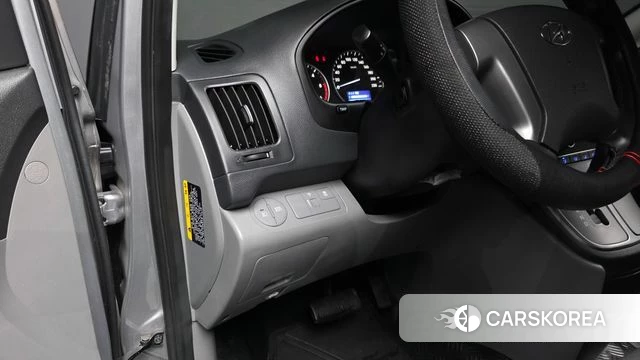 Hyundai The New Grand Starex 2021 Серебристо-серый из Кореи, фото 2