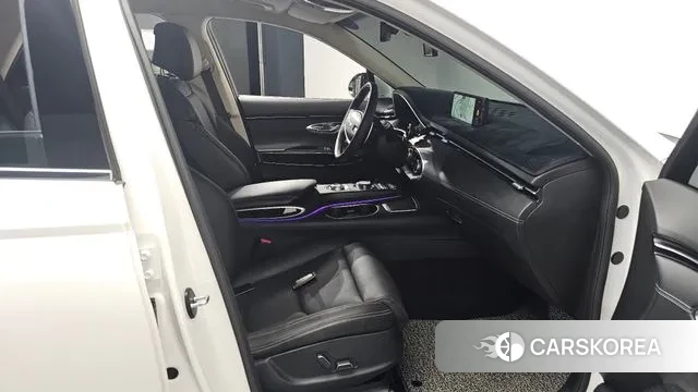 Genesis GV70 2023 Белый из Кореи, фото 2