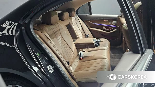 Mercedes-Benz E-Class W213 2019 Черный из Кореи, фото 2