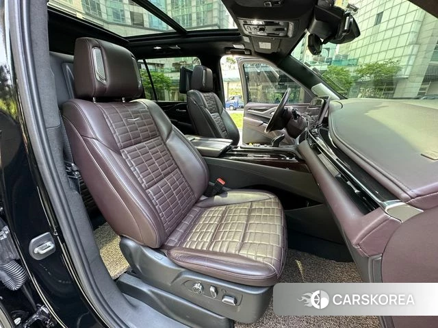 Cadillac Escalade 5th Generation 2021 Черный из Кореи, фото 2