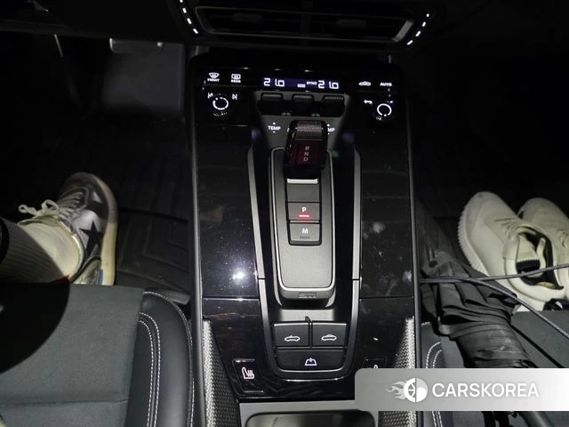 Porsche 911(992) 2024 Желтый из Кореи, фото 2
