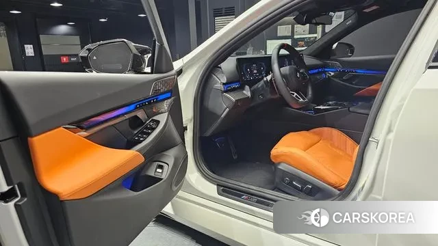 BMW M5 (G90) 2025 Белый из Кореи, фото 2