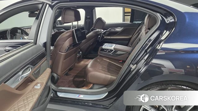 BMW 7 Series (G11) 2021 Черный из Кореи, фото 2