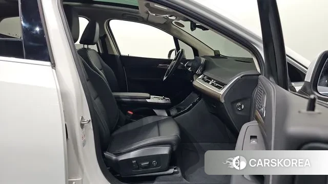 BMW 2 Series Active Tourer (U06) 2022 Белый из Кореи, фото 2