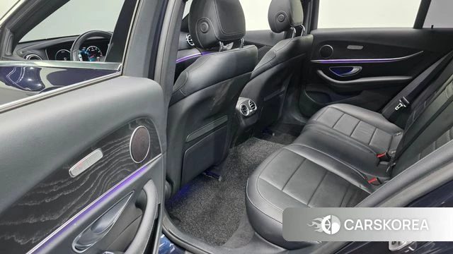 Mercedes-Benz E-Class W213 2022 Синий из Кореи, фото 2