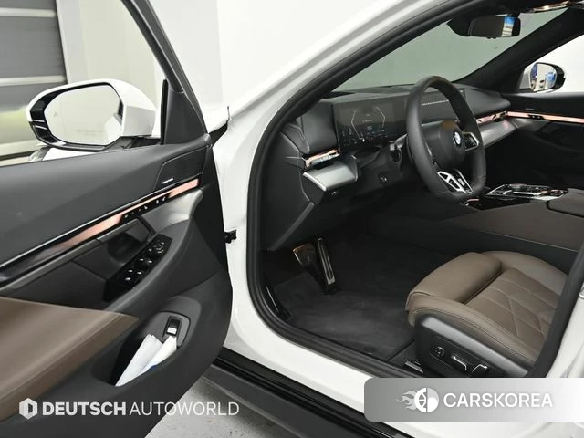 BMW 5 Series (G60) 2026 Белый из Кореи, фото 2