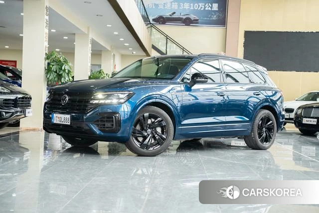 Volkswagen Touareg 2021 Синий из Китая, фото 2