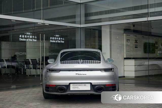Porsche 911 2023 Серебристо-серый из Китая, фото 2