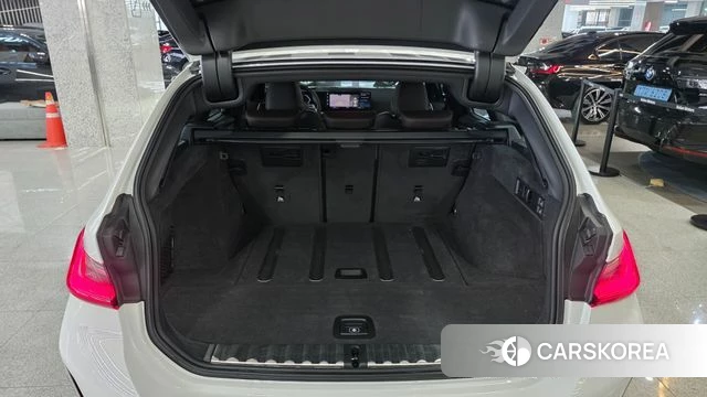 BMW 3 Series (G20) 2024 Белый из Кореи, фото 2
