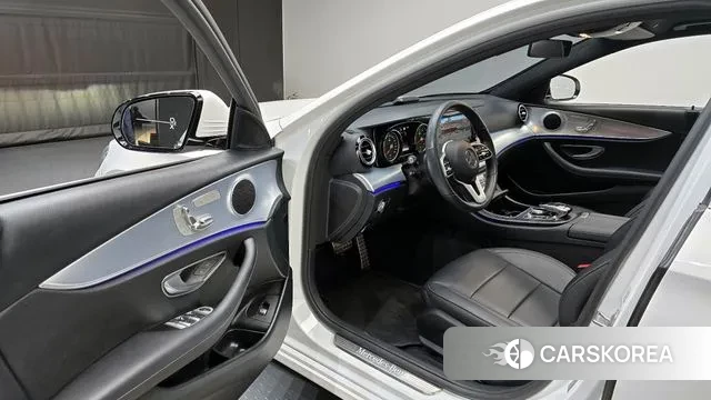 Mercedes-Benz E-Class W213 2020 Белый из Кореи, фото 2